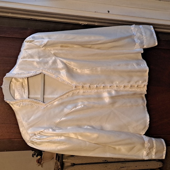 Gunne Sax Tops - Gunne Sax By Jessica McClintock Vintage Cream Silky Pearl Button Lace Blouse